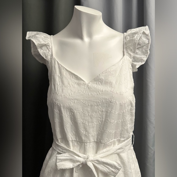 🥰 Juniors' Live To Be Spoiled Sleeveless Eyelet Faux Wrap Skater Dress, size L - Picture 2 of 10